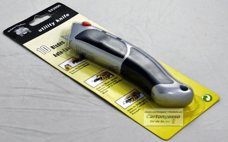 Cutter con lama in acciaio trapezoidale 2