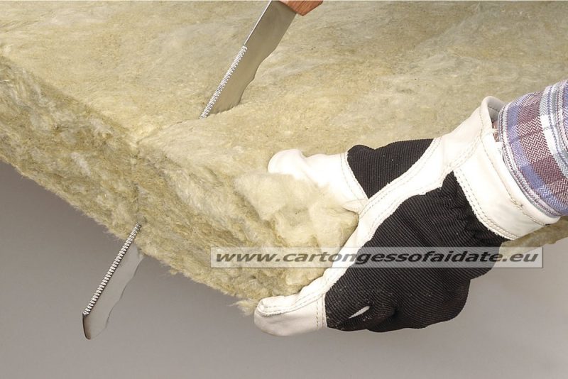 Coltello per materiale isolante - taglio