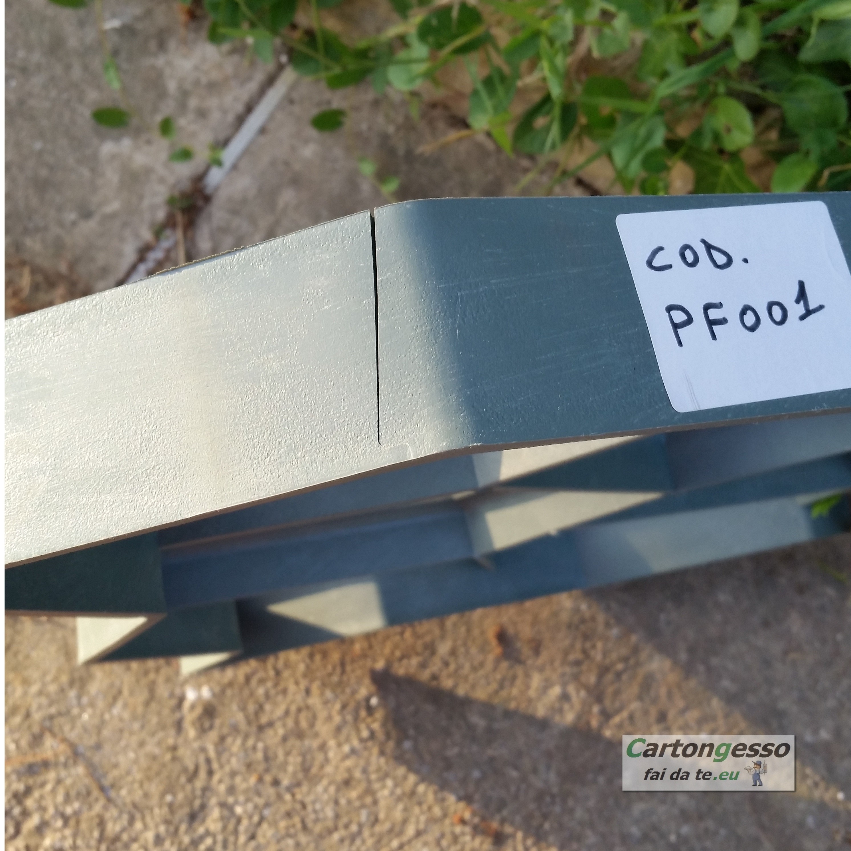 Stampo per lastricato da giardino con lesione cartongesso fai da te Sportelli botole per cartongesso